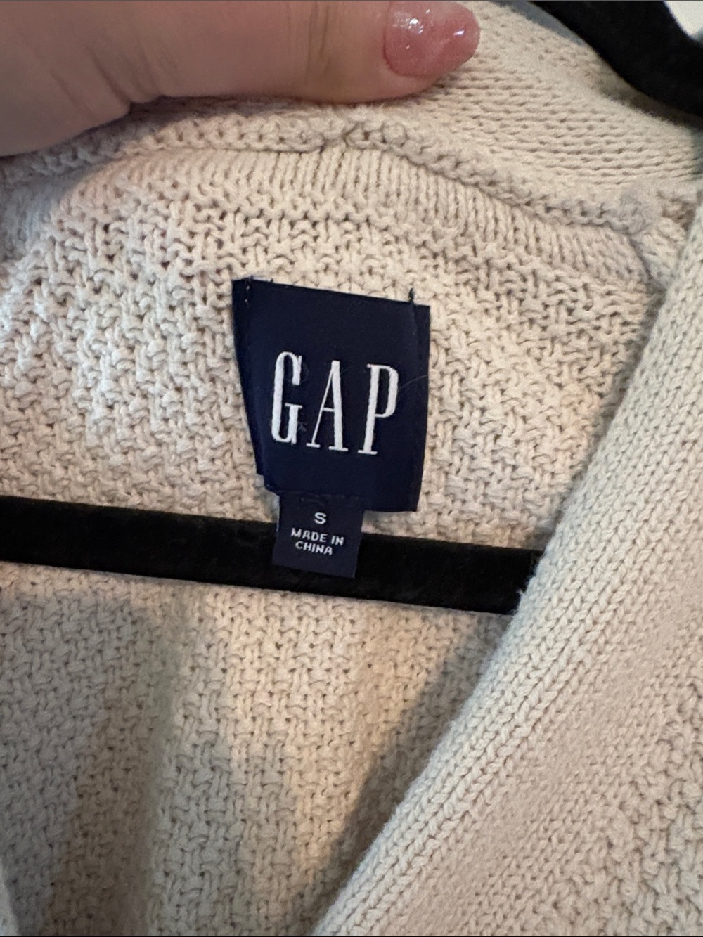 GAP Cream Textured V-Neck Button Front Cardigan Size Small, 100% Cotton - Picture 3 of 8